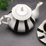 Théière en Porcelaine Blanche <br> à Pois ou Rayures 850ml