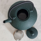 théière en fonte émaillée verte