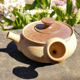 théière en céramique artisanale