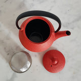 Théière en Fonte Japonaise Rouge <br> Wazuqu Mayu 550ml
