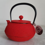 Théière en Fonte Rouge <br> Iwachu Arare 900ml