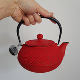 Théière en Fonte Rouge <br> Iwachu Arare 900ml