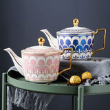 Théière Russe en porcelaine