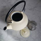 Théière en Fonte Japonaise <br> Iwachu Hoju Blanc 800ml