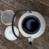 Théière en Fonte Japonaise Blanche <br> Iwachu Kikko 900ml