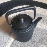 Théière en Fonte Noire Japonaise