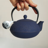 Théière Japonaise Fonte Bleue <br> Iwachu Wave 600ml