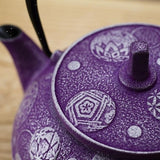 Théière en Fonte Violette <br> Iwachu Mari Asobi 650ml