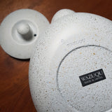 Théière en Fonte Japonaise Blanche <br> Wazuqu Fuku 550ml