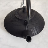 Théière en Fonte Noire Japonaise