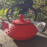 petite théière rouge