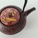 Théière en Fonte Japonaise Rouge <br> Oitomi Akamaki Kingin Tsuru 500ml