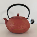 Théière Rouge en Fonte <br> Iwachu Kingyo 1.2L