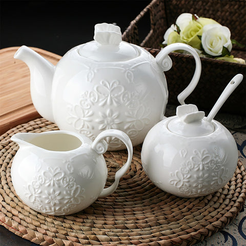 Théière en porcelaine blanche ivoire volume 12cl Théière en porcelaine blanche ivoire volume 12cl
