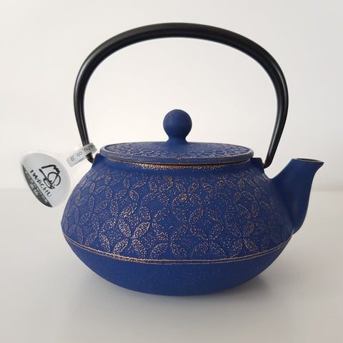 Théière en fonte spirale 1,2 L bleue Trend'up - Ambiance & Styles Théière en fonte spirale 1,2 L bleue Trend'up - Ambiance & Styles
